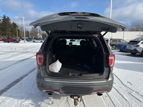 Used 2018 Ford Explorer XLT w/ Equipment Group 201A image 14