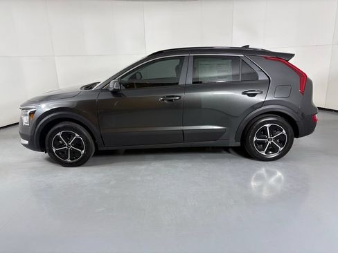 New 2026 Kia Niro EX FWD image 5