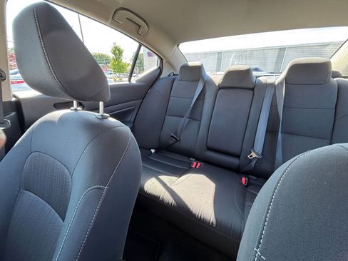Used 2025 Nissan Altima 2.5 SV FWD image 40