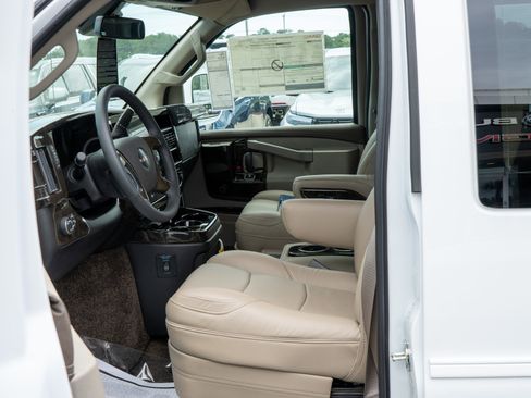 New 2026 GMC Savana 2500 w/ Driver Convenience Package RWD image 29