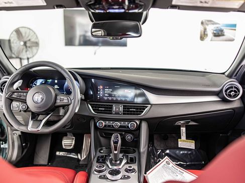 New 2025 Alfa Romeo Giulia AWD image 35