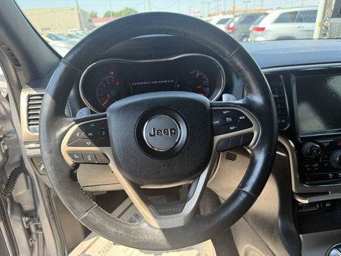 Used 2015 Jeep Grand Cherokee Limited w/ Luxury Group II RWD image 16