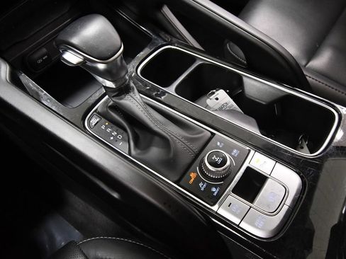 Certified 2024 Kia Telluride S w/ S Sunroof Package AWD/4WD image 29