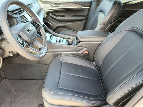 New 2025 Jeep Grand Cherokee L Overland w/ Trailer Tow Package image 13