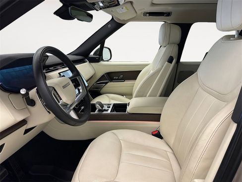 Used 2023 Land Rover Range Rover SE image 8