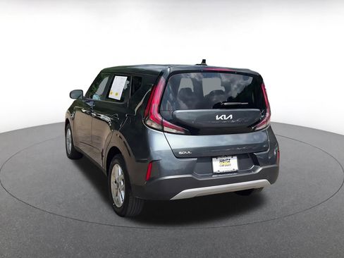 Used 2025 Kia Soul LX w/ LX Technology Package FWD image 11