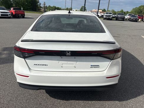 Used 2025 Honda Accord Sport image 7