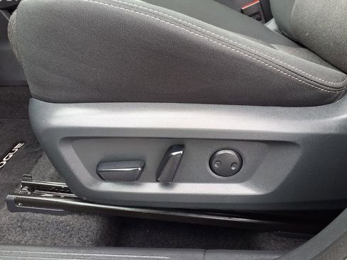 Used 2025 Nissan Rogue SV FWD image 24