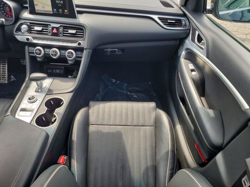 Used 2020 Genesis G70 3.3T RWD image 12