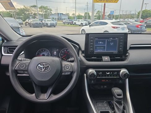 Certified 2021 Toyota RAV4 XLE w/ Convenience Package FWD image 13