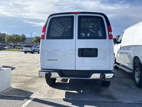 Used 2025 Chevrolet Express 2500 w/ Driver Convenience Package RWD image 8