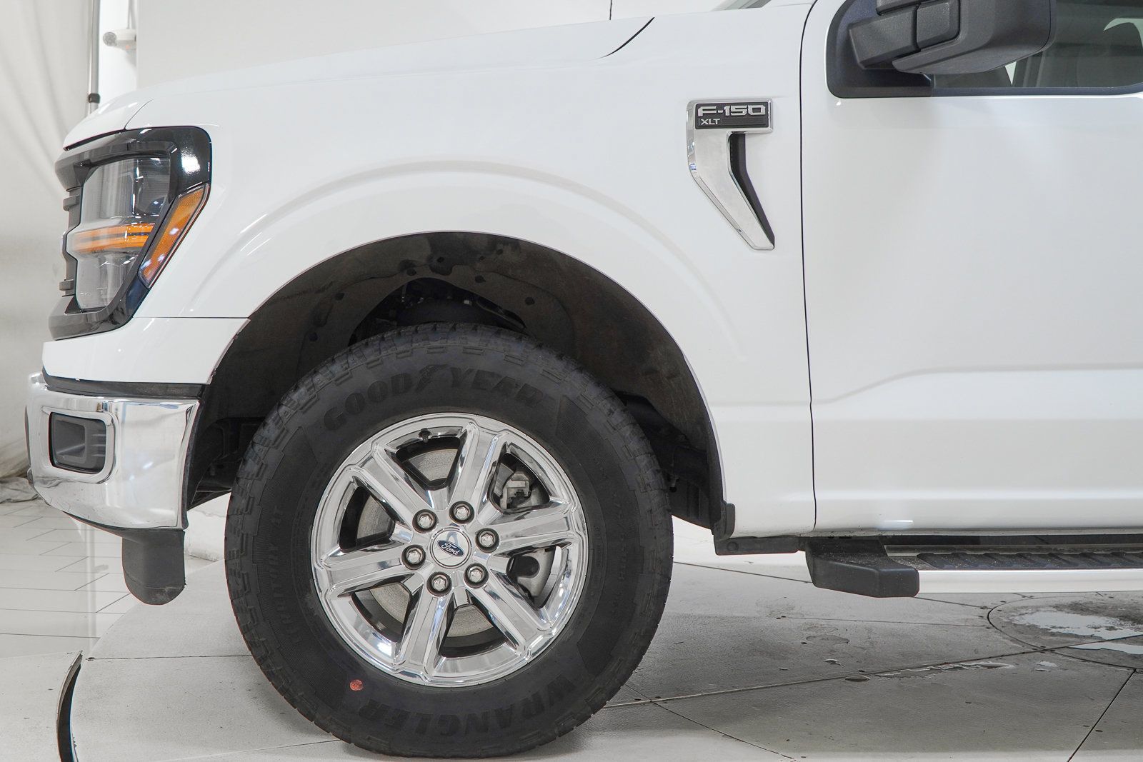 Used 2025 Ford F150 XLT w/ Equipment Group 301A Standard AWD/4WD image 16