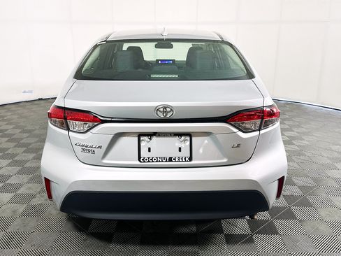 Used 2024 Toyota Corolla LE FWD image 4