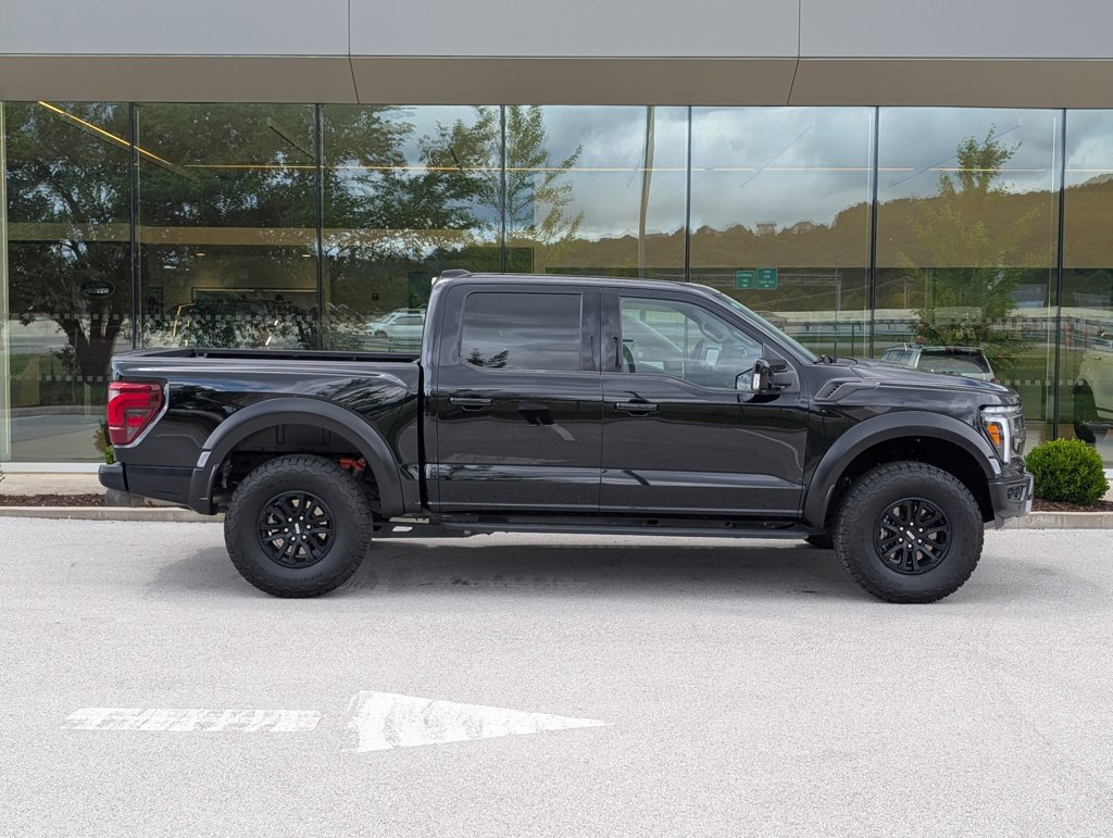 Used 2025 Ford F150 Raptor AWD/4WD image 8