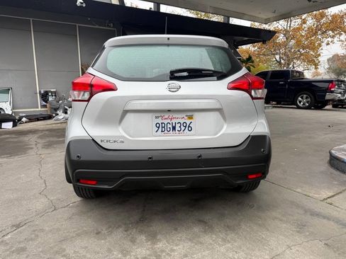 Used 2020 Nissan Kicks S image 10