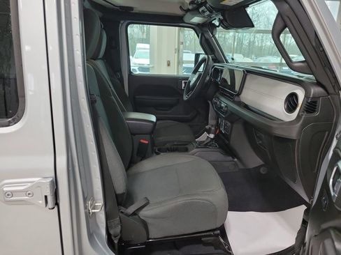 Used 2024 Jeep Wrangler Sport S image 16