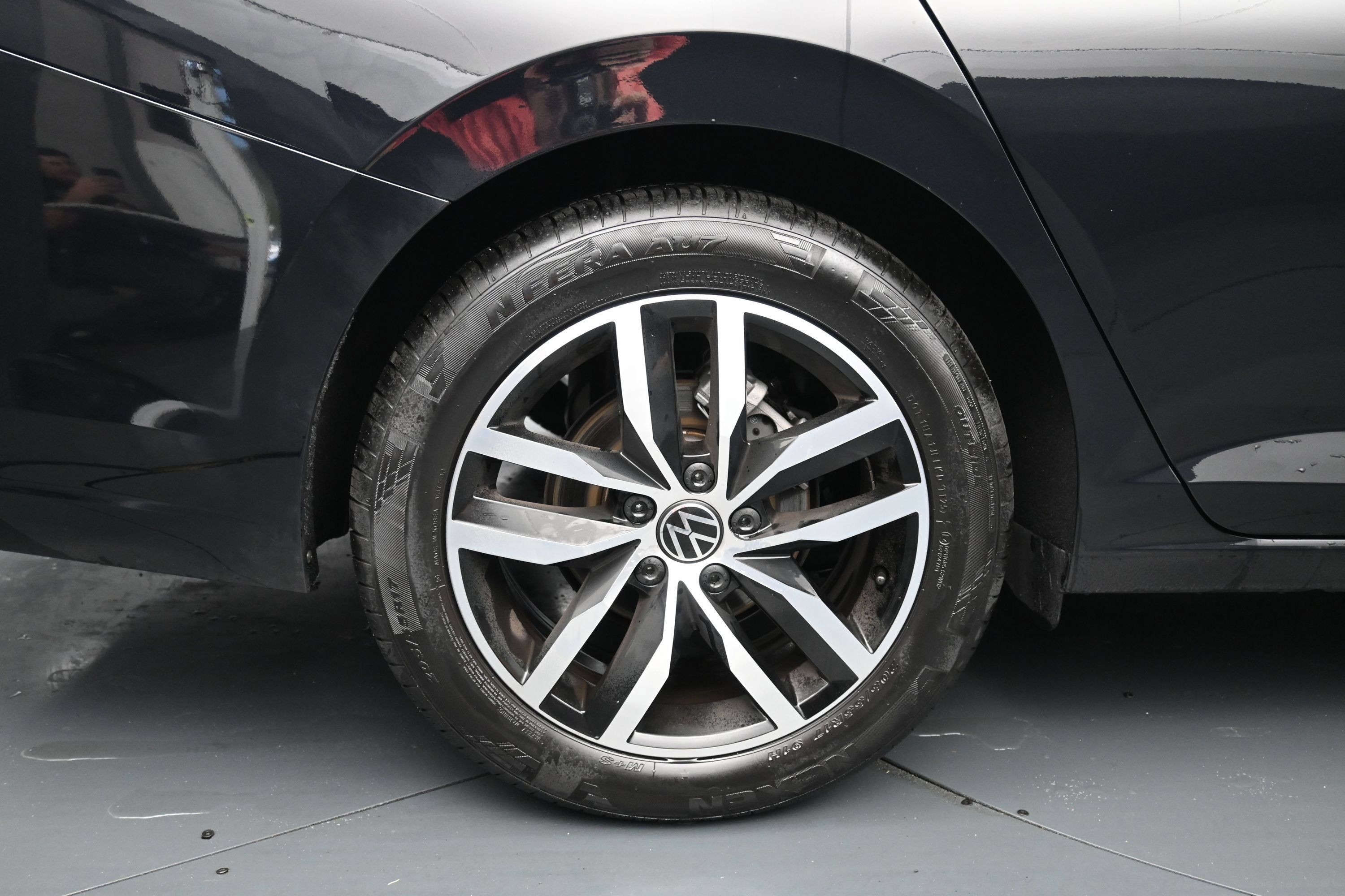 Used 2026 Volkswagen Jetta SE FWD image 9