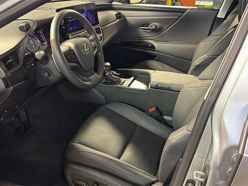 Certified 2023 Lexus ES 250 w/ Premium Package image 24