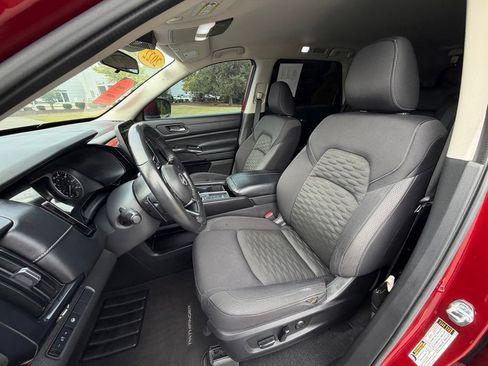 Used 2022 Nissan Pathfinder SV FWD image 11