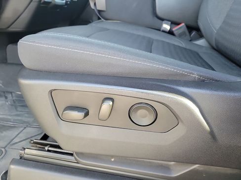 Used 2023 Chevrolet Silverado 1500 Custom image 12