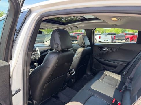 Certified 2018 Chevrolet Malibu LT w/ Leather Package FWD image 12
