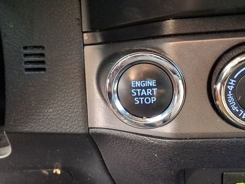 Used 2022 Toyota Tacoma TRD Sport image 21