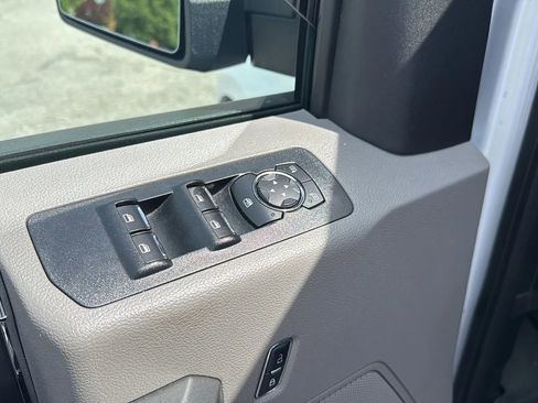 Used 2017 Ford F150 XLT w/ Equipment Group 302A Luxury AWD/4WD image 17
