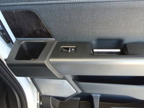 Used 2023 Ford F150 Lariat w/ Equipment Group 502A High image 40