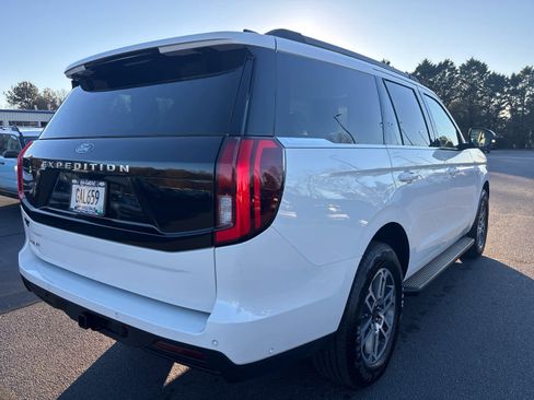 Used 2025 Ford Expedition Active image 2