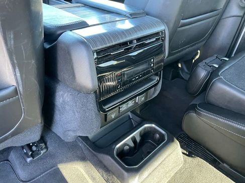 Used 2024 Jeep Wagoneer Series II AWD/4WD image 8