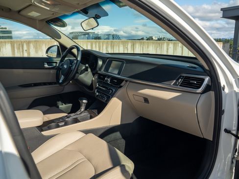 Used 2017 Kia Optima EX FWD image 28