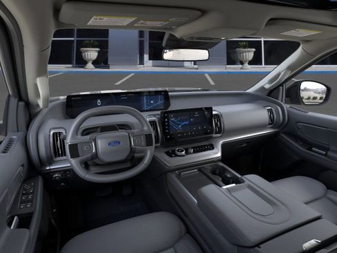 New 2026 Ford Expedition Active image 41