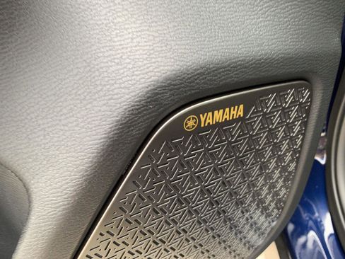 New 2025 Mitsubishi Outlander SE image 11