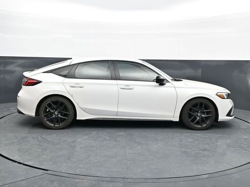 Used 2023 Honda Civic Sport image 8