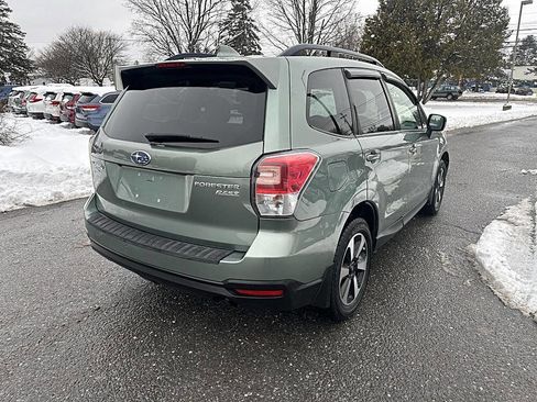 Used 2017 Subaru Forester 2.5i Premium w/ All-Weather Package image 5