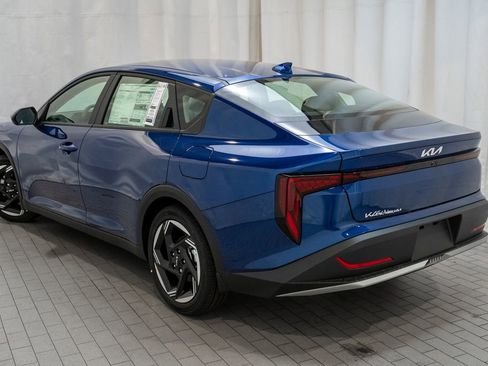 New 2025 Kia K4 EX image 4