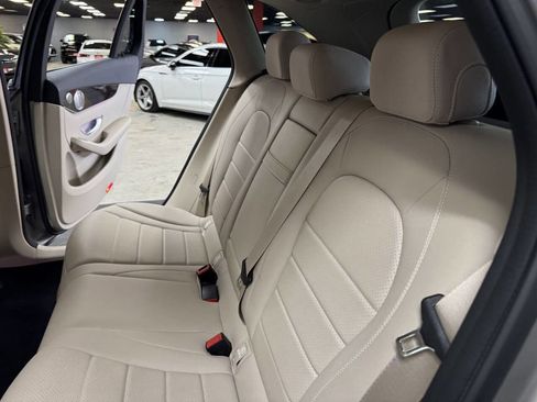 Used 2020 Mercedes-Benz GLC 300 GLC 300 image 46