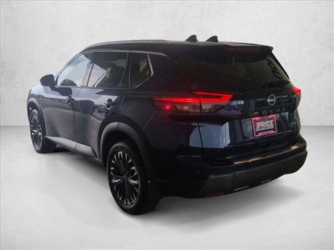 Used 2025 Nissan Rogue SL w/ Tech Package FWD image 8
