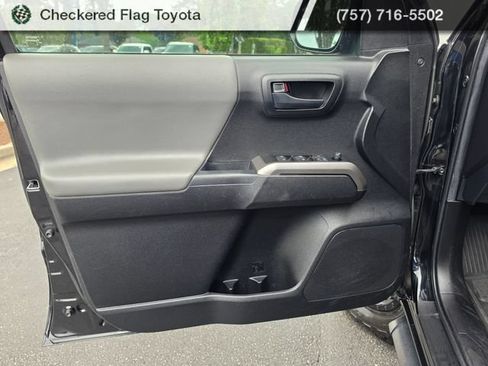 Used 2022 Toyota Tacoma SR5 AWD/4WD image 15