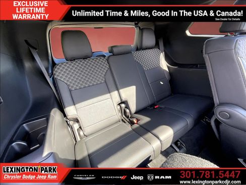 Used 2024 GMC Acadia Denali w/ Super Cruise Package FWD image 25