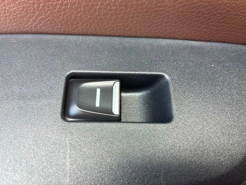 Used 2025 Honda Pilot Elite image 19