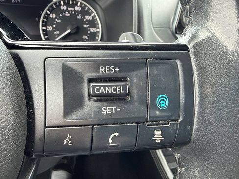 Used 2021 Nissan Rogue SL AWD/4WD image 22