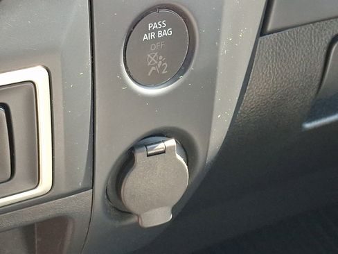 Used 2017 Nissan Titan S AWD/4WD image 23