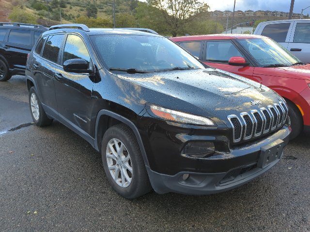 Used 2018 Jeep Cherokee Latitude w/ Cold Weather Group AWD/4WD image 2
