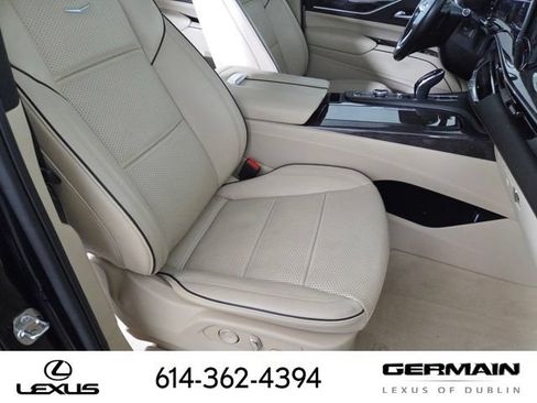 Used 2023 Cadillac Escalade Premium Luxury AWD/4WD image 28