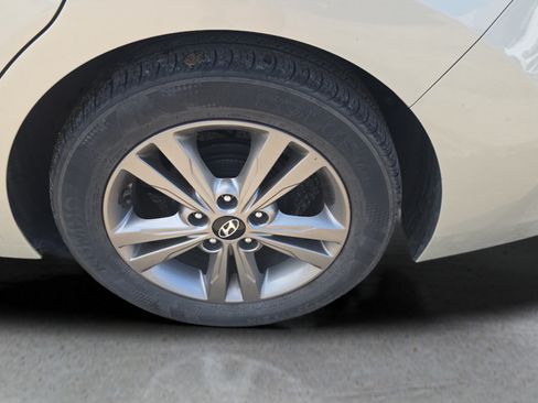 Used 2017 Hyundai Elantra Value Edition w/ Cargo Package FWD image 31