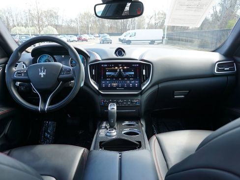 Used 2023 Maserati Ghibli Modena image 16