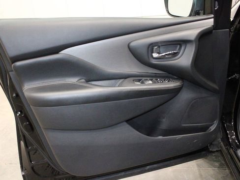 Used 2023 Nissan Murano SV image 16