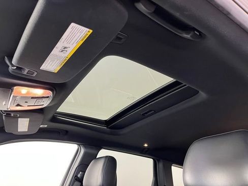 Used 2019 Jeep Grand Cherokee Limited AWD/4WD image 18