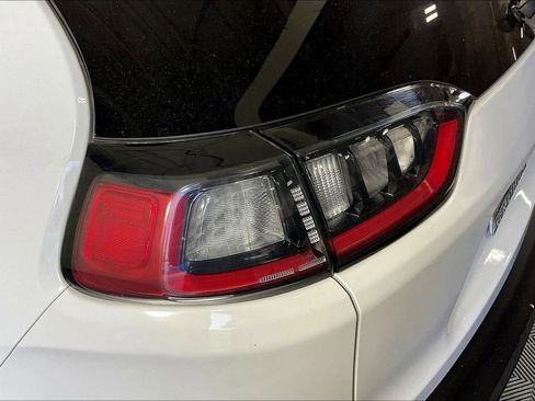 Used 2020 Jeep Cherokee Latitude Plus image 40